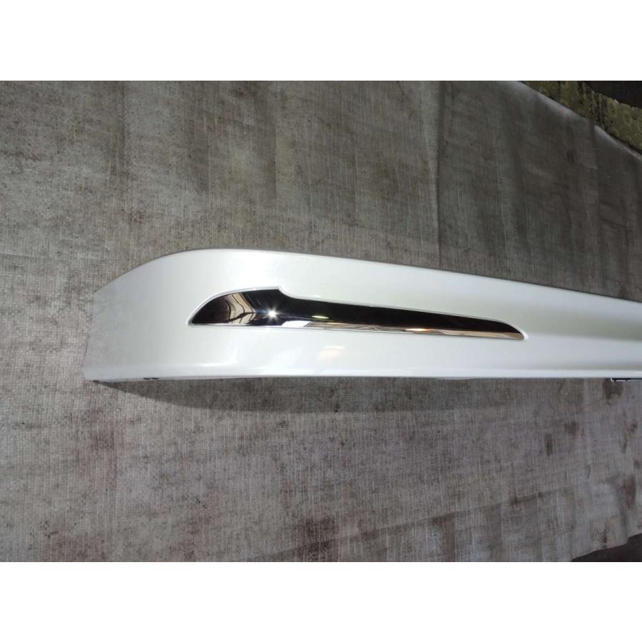 美品 新車外し品 エスクァイア ZRR80 リアバンパースポイラー 品番