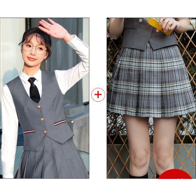 hitomi！キッズ チェック柄 ブレザーとベストセット hitomi！キッズ チェック柄 ブレザーとベストセット hitomi様