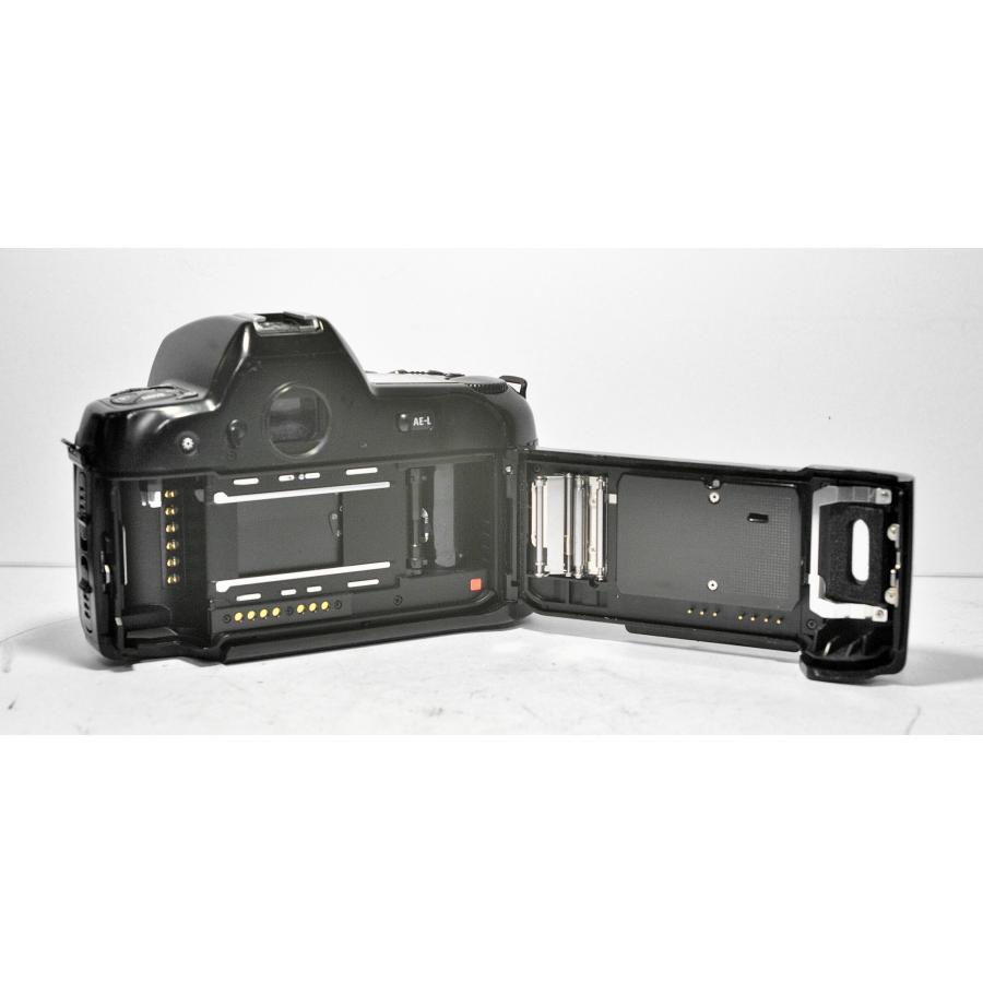 ニコン Nikon F90 BODY ボディ データバック MF-26 付 ニコン Nikon F90 BODY ボディ データバック MF-26 付