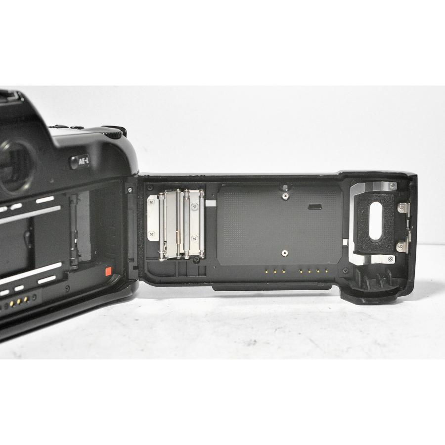 ニコン Nikon F90 BODY ボディ データバック MF-26 付 ニコン Nikon F90 BODY ボディ データバック MF-26 付
