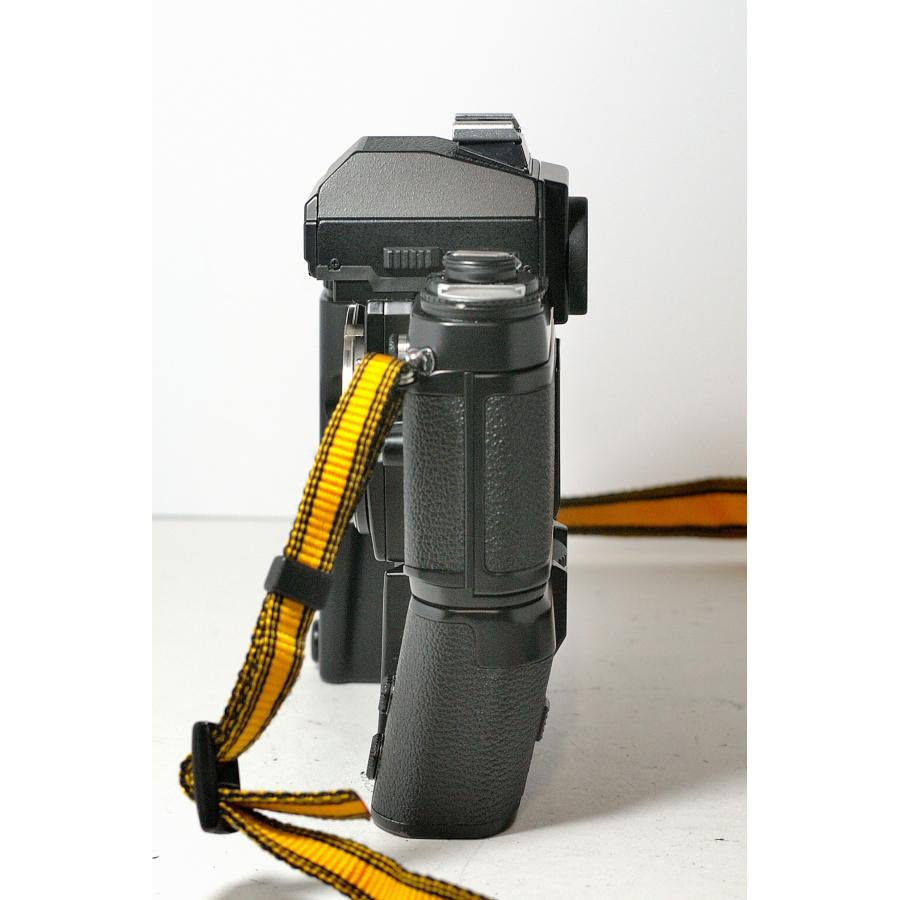 【美品】Nikon F3 アイレベル　ストラップ付 ニコン 【中古】Nikon F3 アイレベル 初期レザー フィルム一眼