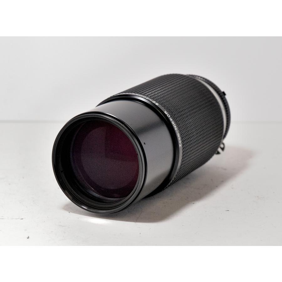 Nikon Zoom-Nikkor 80-200mm f4.5 AI Zoom Lens