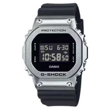 カシオ CASIO G-SHOCK GM-5600U-1JF 【未使用品】 G-SHOCK 【送料無料】CASIO カシオ 20気圧防水 スクエアデザイン GM