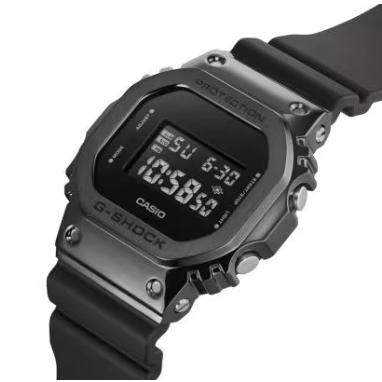 G-SHOCK 【送料無料】CASIO カシオ 20気圧防水 スクエアデザイン GM