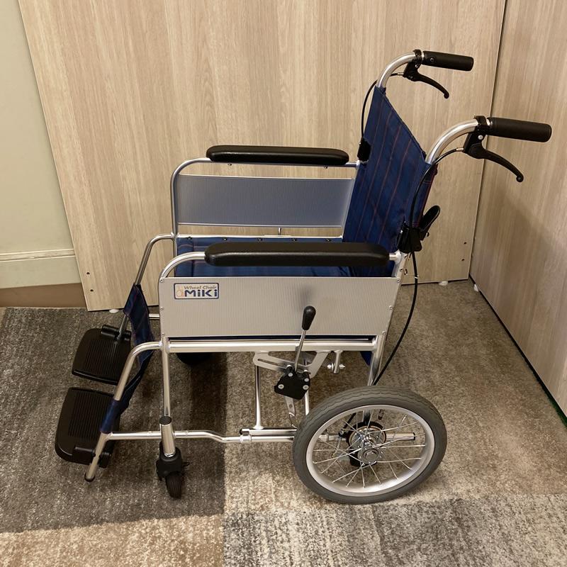 中古】美品！MK-49 中古 Miki 介助用超軽量車椅子 C43KDB-SP