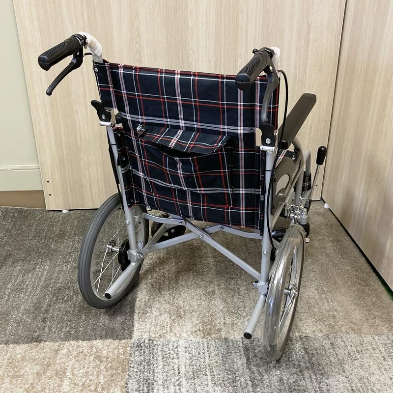 新古品】K-37 カワムラサイクル 標準型介助式車いす KV16-40SB 軽量 ノ