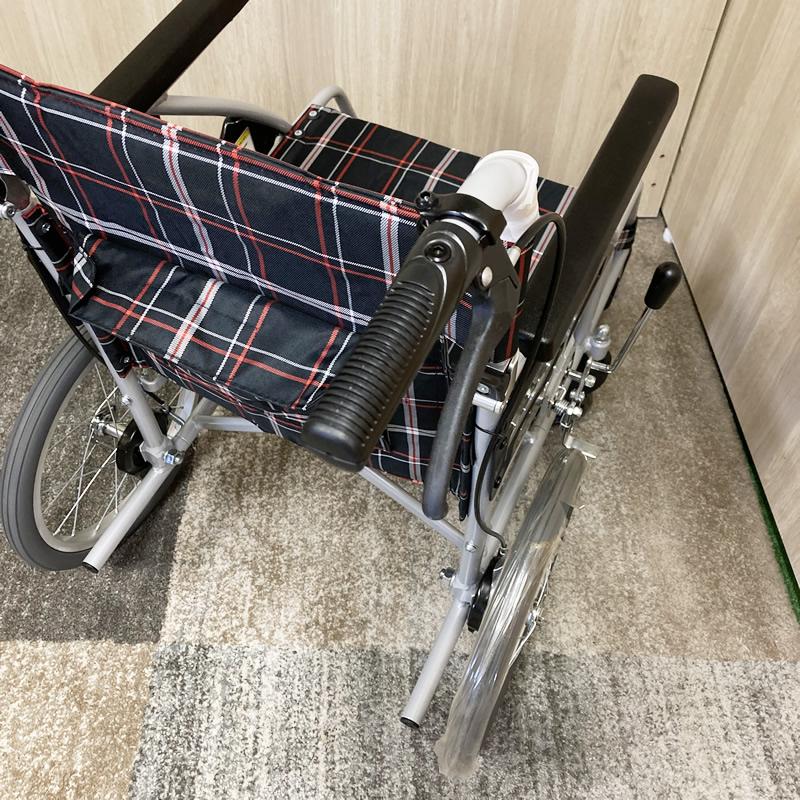 新古品】K-37 カワムラサイクル 標準型介助式車いす KV16-40SB 軽量 ノ