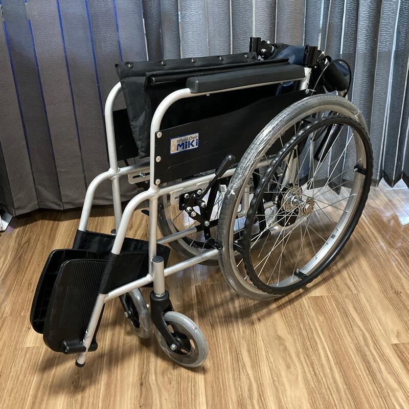 C-197 中古自走式車椅子 標準 USG-1 非課税 MIKI ハイポリマータイヤ 