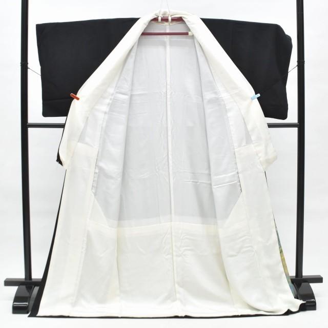 リサイクル着物 黒留袖 中古 正絹 五つ紋 比翼付き 特選 刺繍 風景文様