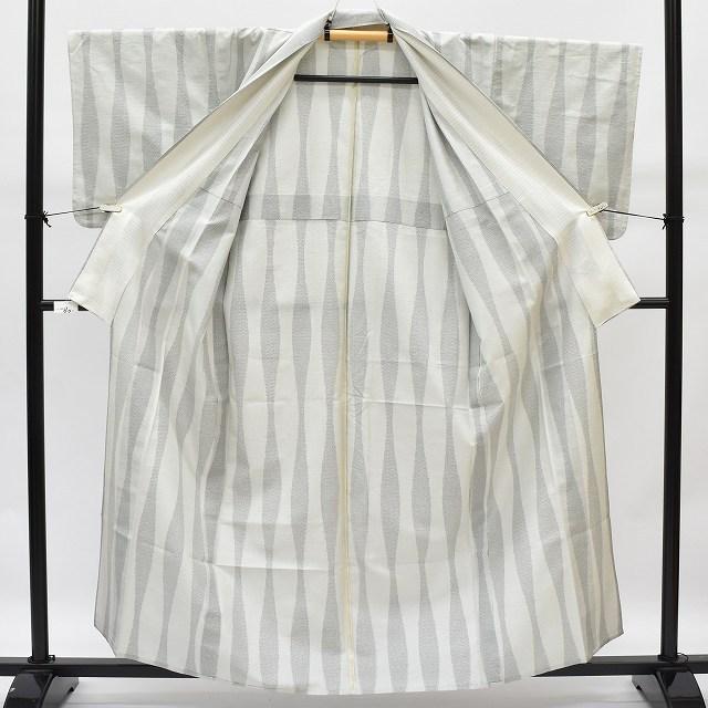 【新品 未使用】正絹 紬 単衣 立涌文 リサイクル着物 紬 中古 単衣 正絹 仕立て上がり グレー系 立涌文様