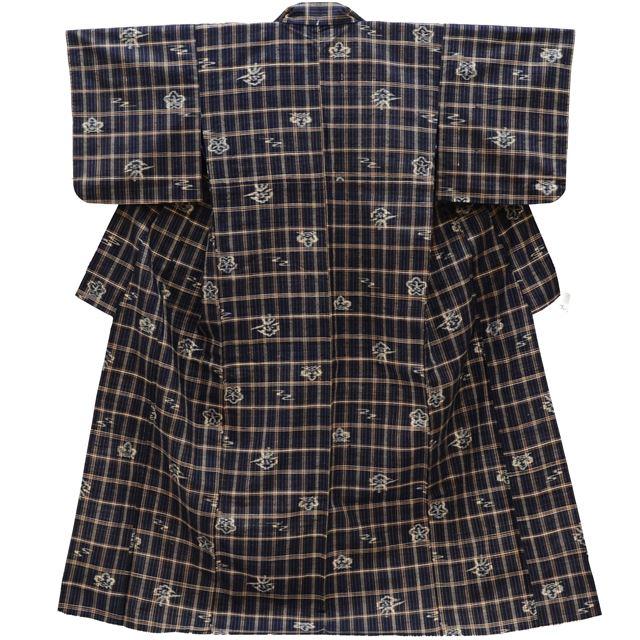 着物紬　単衣仕立て　中古品 紬 単衣 着物 未使用 正絹 春 秋 ライトグレー 草花 カジュアル 美品