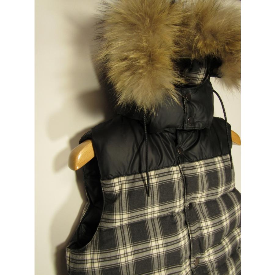Men's Bigi フード付きベージュダウンベスト MEN'S BIGI（メンズビギ） 新品同様 メンズ フードファー付 ダウン