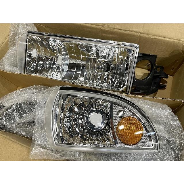 【BO/入手困難/クリスタル】91-96y カプリス インパラ ビュイック ロードマスター ヘッドライト コーナー ライト ランプ レンズ HB1 9004の画像