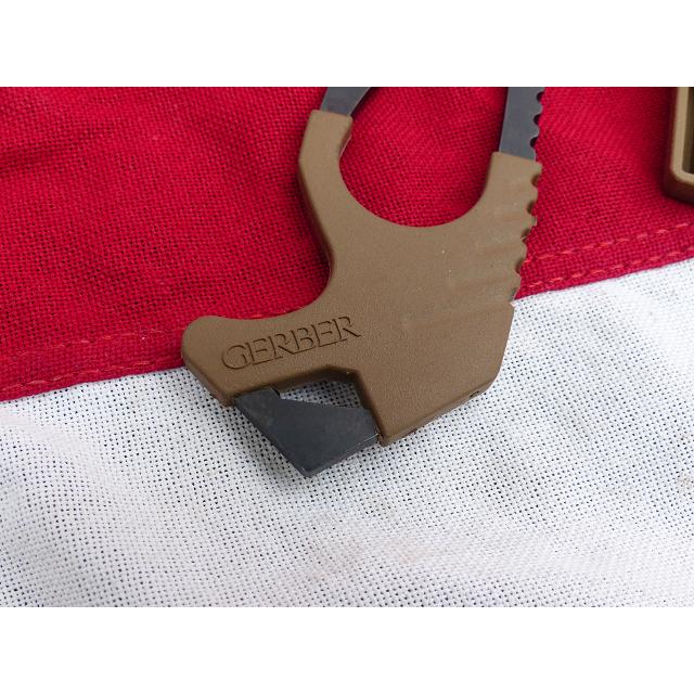 米軍放出品 GERBER ストラップカッター ガラスブレーカー