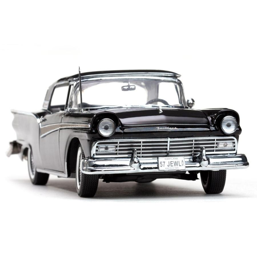 1/18 1957年 フォード フェアレーン スカイライナー (ブラック