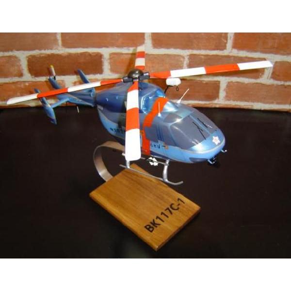 1/32 KAWASAKI /BK117C-1 (川崎) 警察ヘリ 模型飛行機 1/32 KAWASAKI /BK117C-1 (川崎) 警察ヘリ 模型飛行機