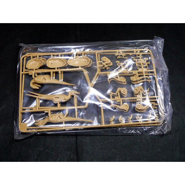 1/35 タミヤ 60105 恐竜 ベロキラプトル 6体セット |  | 01
