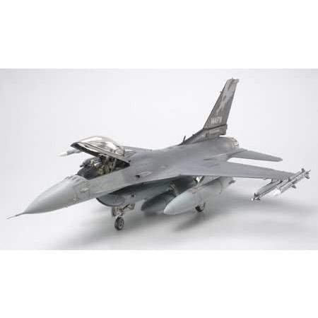 戦闘機 プラモデル完成品 タミヤ 1/48 F-16CJ タミヤ 1/48 傑作機