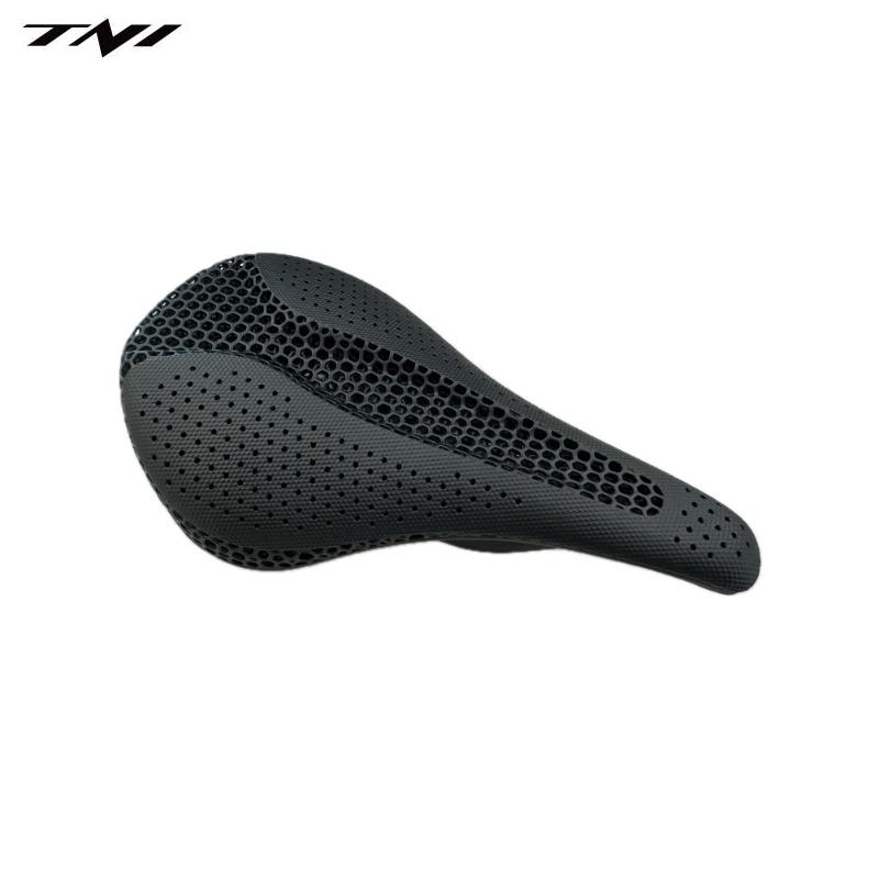 【週末セール中】TNI ティーエヌアイ 3D AeroFlow カーボン サドル TNI ティーエヌアイ 3D AeroFlow カーボンサドル 1 : サイクルスポーツ