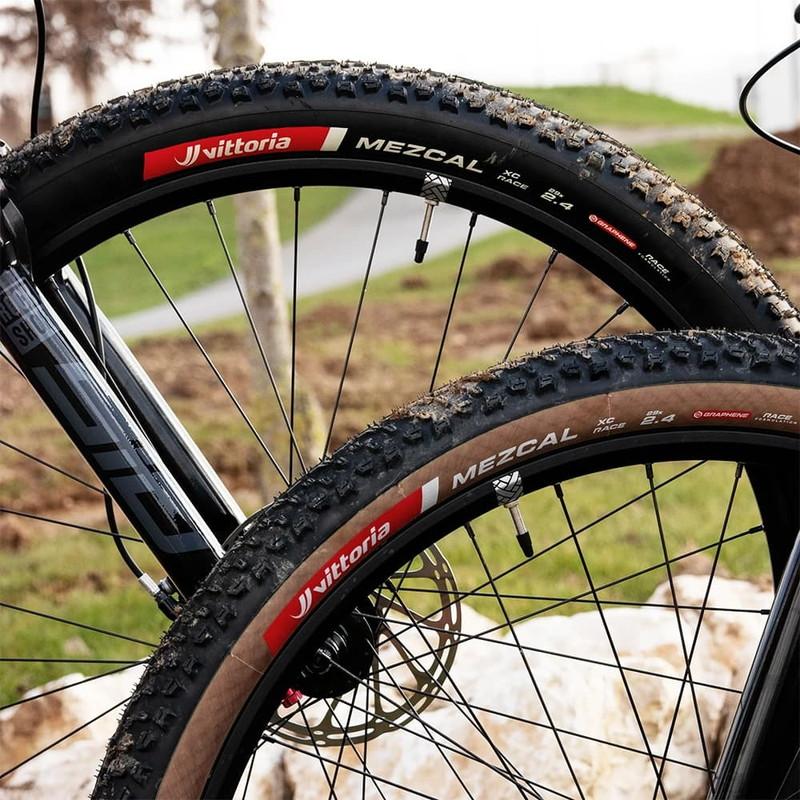 Vittoria ヴィットリア MEZCAL XC RACE Black 29x2.4 : サイクル