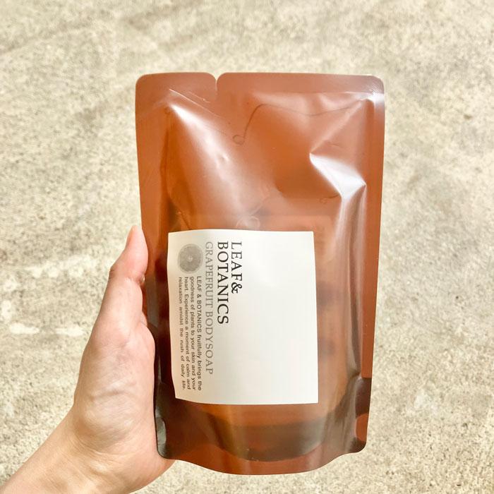 松山油脂 グレープフルーツ ボディソープ 詰替用 リーフ＆ボタニクス 乾燥 保湿 潤い 敏感肌 天然保湿  身体 全身 | LEAF&BOTANICS | 02
