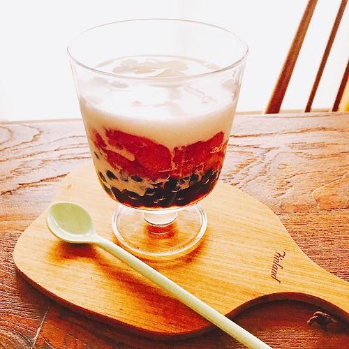 送料込】北海道千歳産 冷凍いちご （ヘタなし） すずあかね