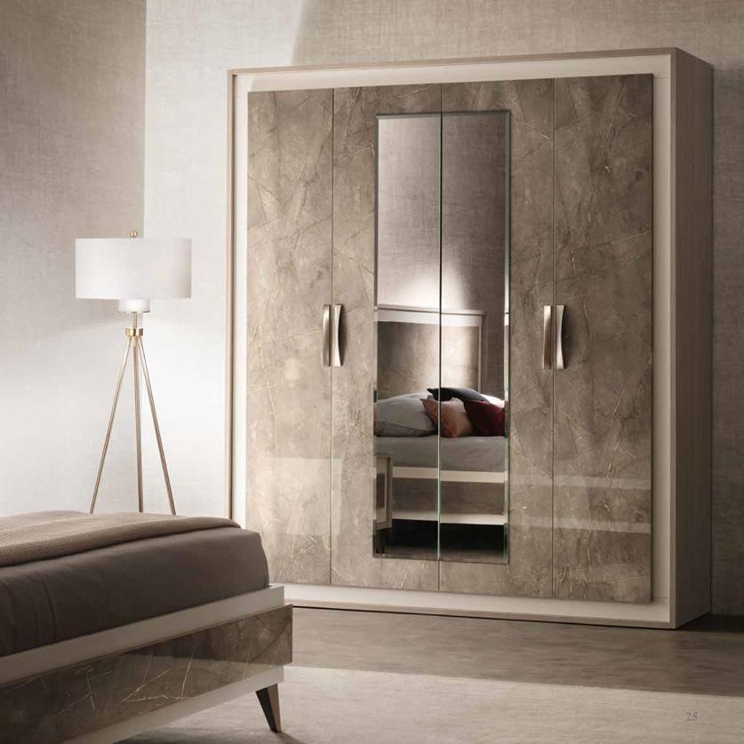 店内備品ミラー付きドア