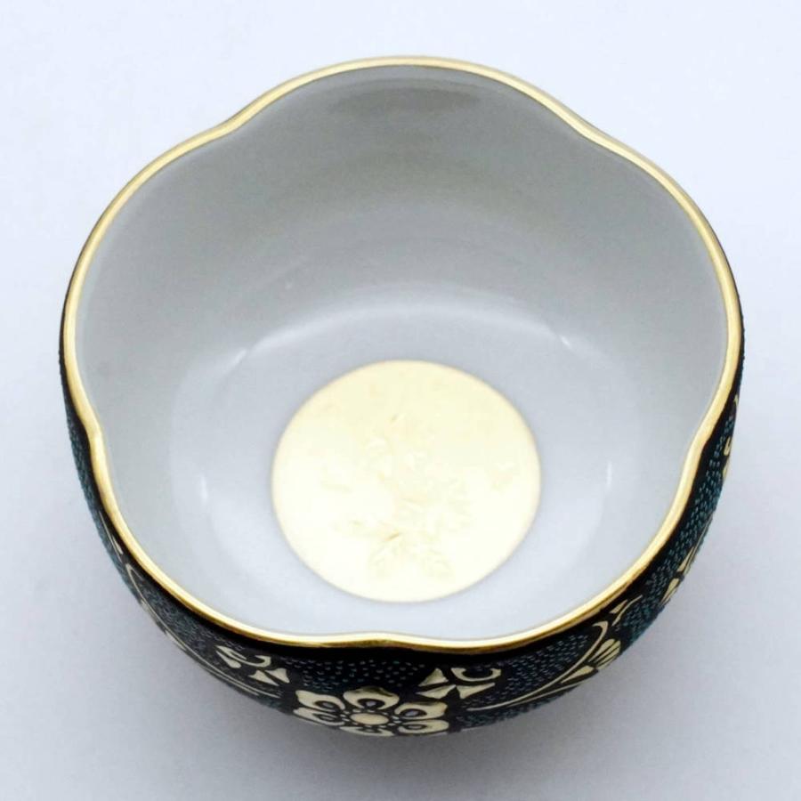 九谷焼 仲田錦玉 九谷焼梅型酒盃 渦打青粒盛金宝相華唐草 月に桜