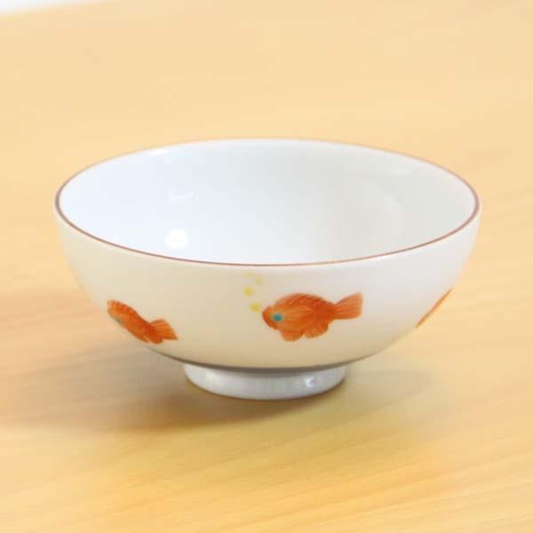 未使用　魚柄の茶碗 有田焼 魚柄 お茶碗 1個　おまけ付　桜花びら型　箸置き　⑨ 未使用 魚柄の茶碗 有田焼 魚柄 お茶碗 1個 おまけ付 桜