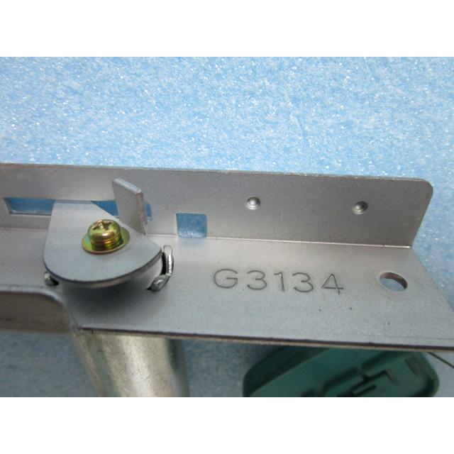 ▲▲ 鍵番号：純正/G3134　(カム付き)　IGT【シリンダーとドアキー】3_5　レトロパチスロ実機 かぎ カギ 機種名は不明 |  | 02