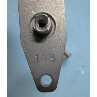 ▲▲ 鍵番号：純正/113　(カム無し)【シリンダーとドアキー】4_8　レトロパチスロ実機 かぎ カギ 機種名は不明 |  | 02