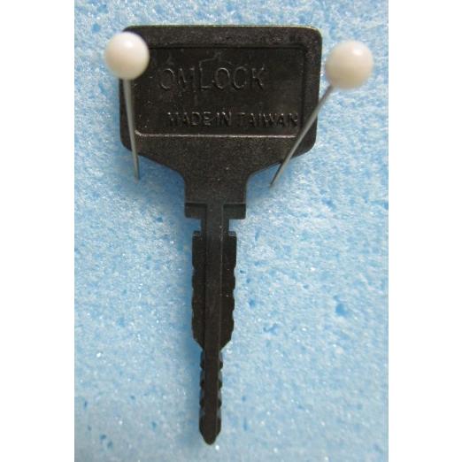 ※※ 流通用ドアキー　流通鍵　OMLOCK/オムロン/オムロック　パチンコ・パチスロ実機用の流通キー用【鍵,かぎ,カギ】No_1 |  | 01
