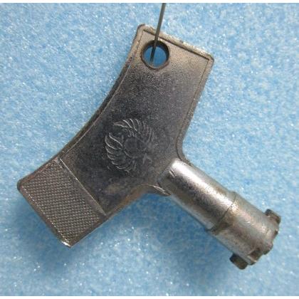 ※※ ドアキー：M-12　対応機種不明(純正)　太陽電子　パチンコ実機用　レトロ【鍵,かぎ,カギ】レターパック発送可能(参考画像) |  | 01