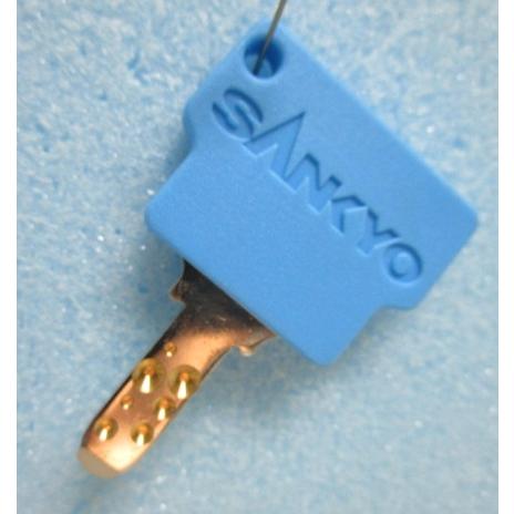 ※※ 水色ドアキー：1671 (純正)　三共/ビスティー　パチスロ実機用【鍵,かぎ,カギ】2(現物画像)　家スロット用　モーニング娘 |  | 01