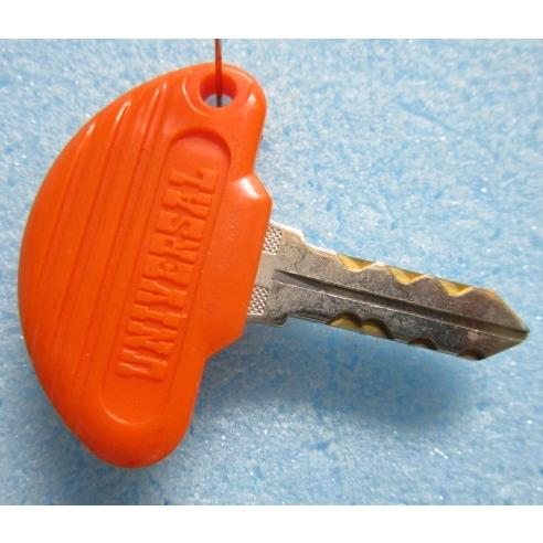 ※※ 純正:95229/オレンジ　ドアキー　アルゼ系/ユニバーサル　パチスロ実機用【鍵,かぎ,カギ】現物画像 |  | 01