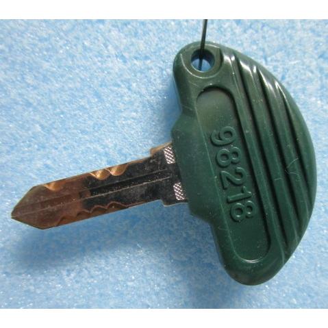 ※※ 純正:98218/緑　ドアキー　アルゼ系/ユニバーサル　パチスロ実機用【鍵,かぎ,カギ】現物画像 | 