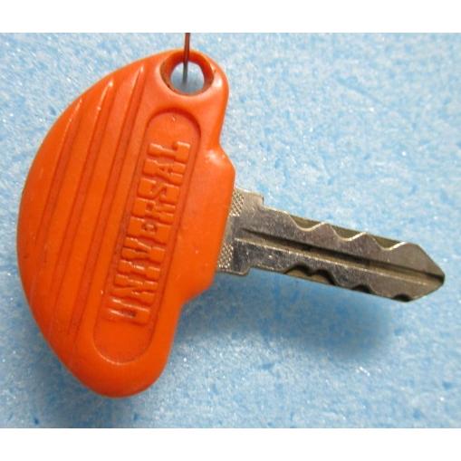 ※※ 純正:95229/オレンジ　ドアキー　アルゼ系/ユニバーサル　パチスロ実機用【鍵,かぎ,カギ】現物画像 |  | 01