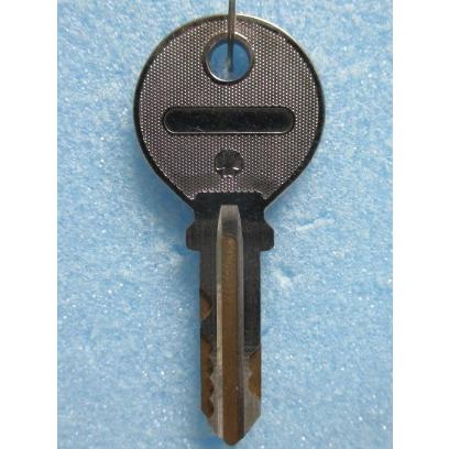 ※※ 98217(スペア)　ドアキー　アルゼ系/ユニバーサル　パチスロ実機用【鍵,かぎ,カギ】現物画像 |  | 01