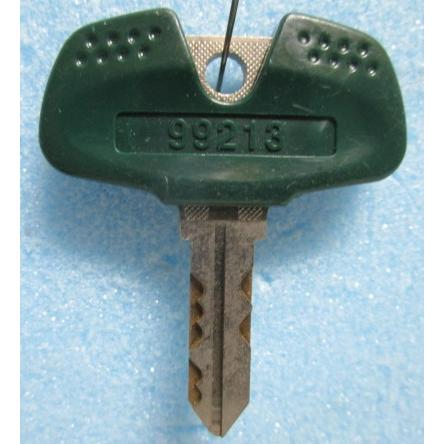 ※※ 純正:99213/緑　ドアキー　アルゼ系/ユニバーサル　パチスロ実機用【鍵,かぎ,カギ】参考画像 | 