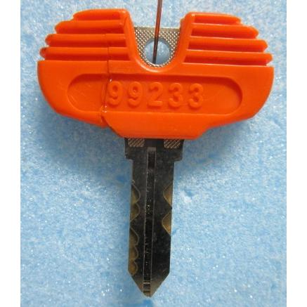 ※※ 純正:99233/オレンジ　ドアキー　アルゼ系/エレクトロコイン　パチスロ実機用【鍵,かぎ,カギ】現物画像 | 