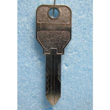 ※※ CS0027/赤(スペア)　ドアキー　アルゼ/ユニバーサル　パチスロ実機用【鍵,かぎ,カギ】現物画像 |  | 01