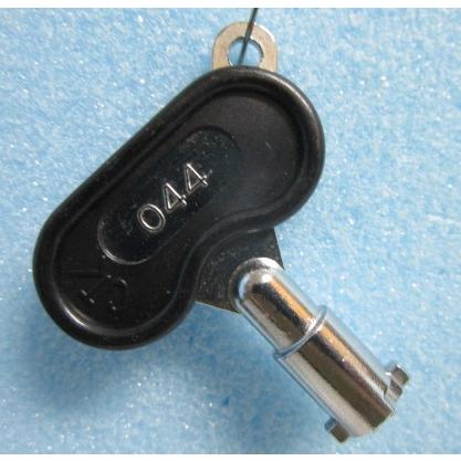 ※※ ドアキー：044 (純正)　山佐　実機用【鍵,かぎ,カギ】3(参考画像) ニューパルサーR メフィスト アラベスク コングダム |  | 02