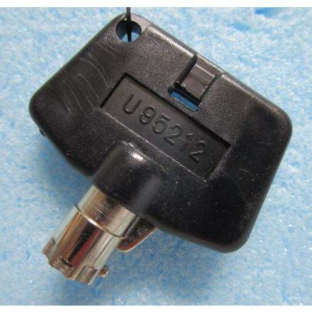 送料込み　パチスロ 4号機　クランキーコンドル　ドアキー　設定キー付きです 鍵番号：U95212 3 純正 ドアキー 対応機種：クランキーコンドル