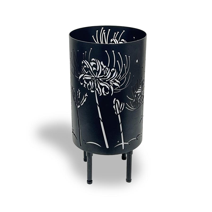 縦型焚き火台　曼珠沙華/まんじゅしゃげ　和柄の焚き火台　おしゃれ　収納バッグ付き　φ220　板厚2.3mm　高さ320mm（脚100mm）　黒皮鉄板　レーザー加工 |  | 01