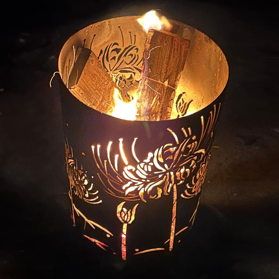 縦型焚き火台　曼珠沙華/まんじゅしゃげ　和柄の焚き火台　おしゃれ　収納バッグ付き　φ220　板厚2.3mm　高さ320mm（脚100mm）　黒皮鉄板　レーザー加工 |  | 03