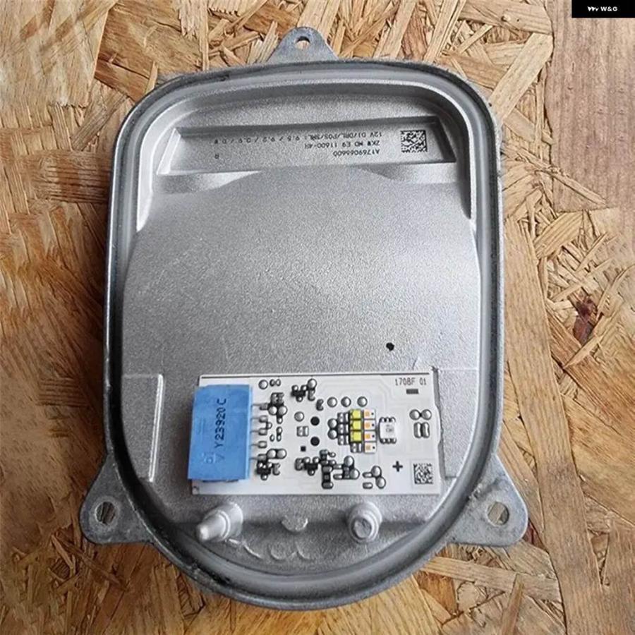 並行輸入品 メルセデス A クラス W176 CLA C117 12-18右 ヘッドライト