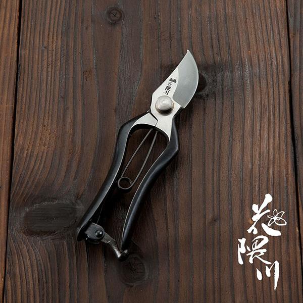 越後鍛冶　利房作 剪定鋏 サイズ違いの3点セット fd4b7bccdab4c2f5dc305a300e2efd