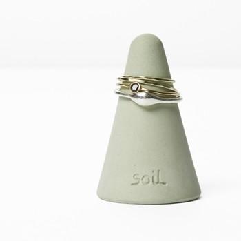 珪藻土で作られたミニマムなリングホルダー！ ”soil（ソイル）”RING HOLDER（リングホルダー） 【乾燥 調湿 イスルギ 指輪】｜hono-y｜03