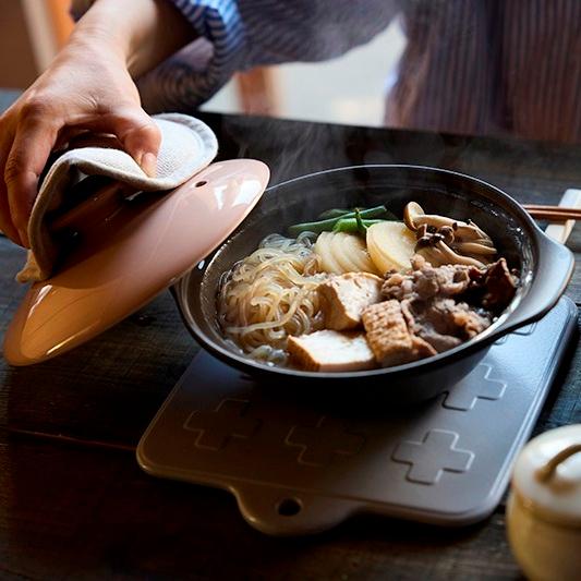 土鍋 SUPER LIGHT CLAYPOT（超軽量土鍋）6.5号 卓上 陶器 オーブン 電子レンジ ハロゲンヒーター 鍋料理 IH調理器 ガスレンジ 軽量 IH対応の画像