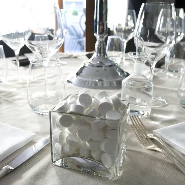 訳あり10%off！ おしぼり タオル  ”NAPKIN”ONE500  圧縮 ガーゼ イタリア 天然素材 携帯 非常用 トラベル 旅行 便利 エコ ナプキンの画像